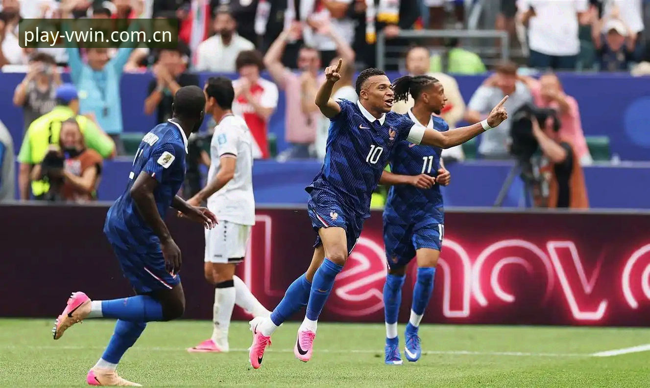 姆巴佩16球追平克洛泽，法国3-0伊拉克提前出线，德赢体育平台见证雷暴中断2小时11分钟